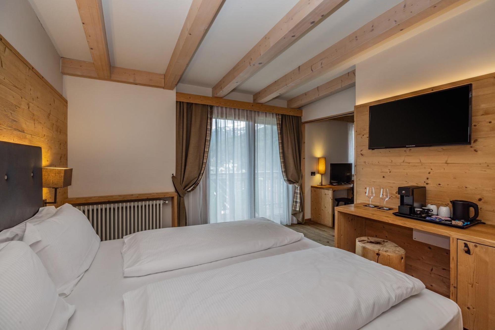 Hotel Ravelli Luxury Spa Mezzana  Exterior foto