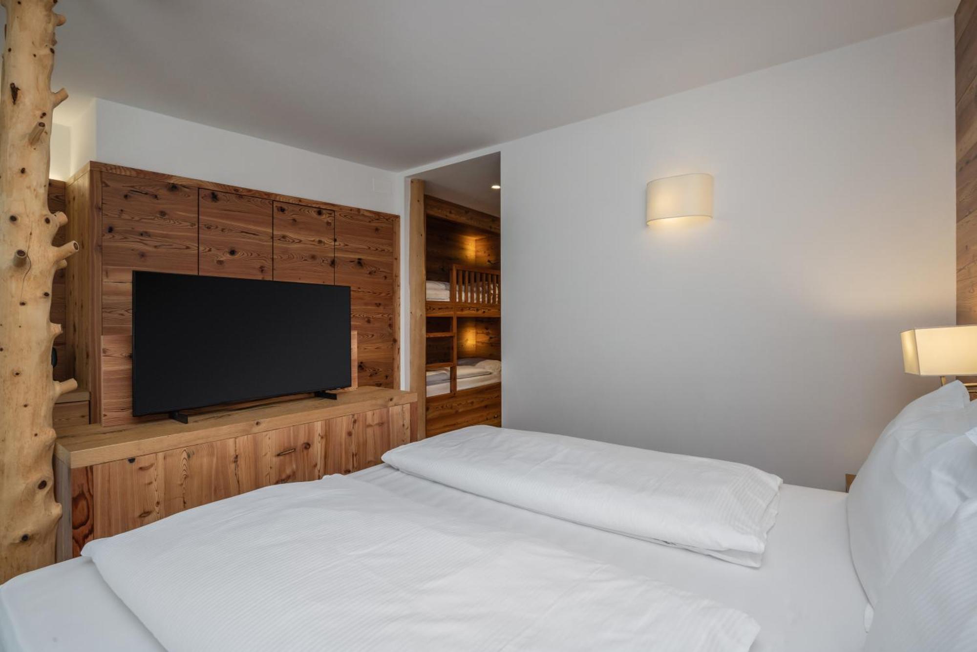 Hotel Ravelli Luxury Spa Mezzana  Exterior foto
