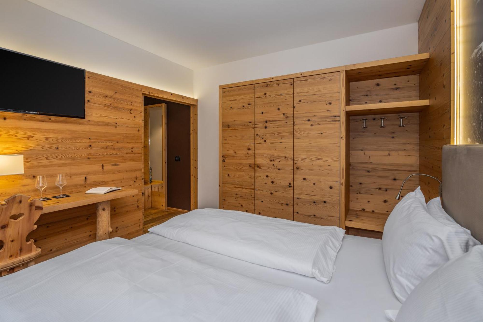 Hotel Ravelli Luxury Spa Mezzana  Exterior foto