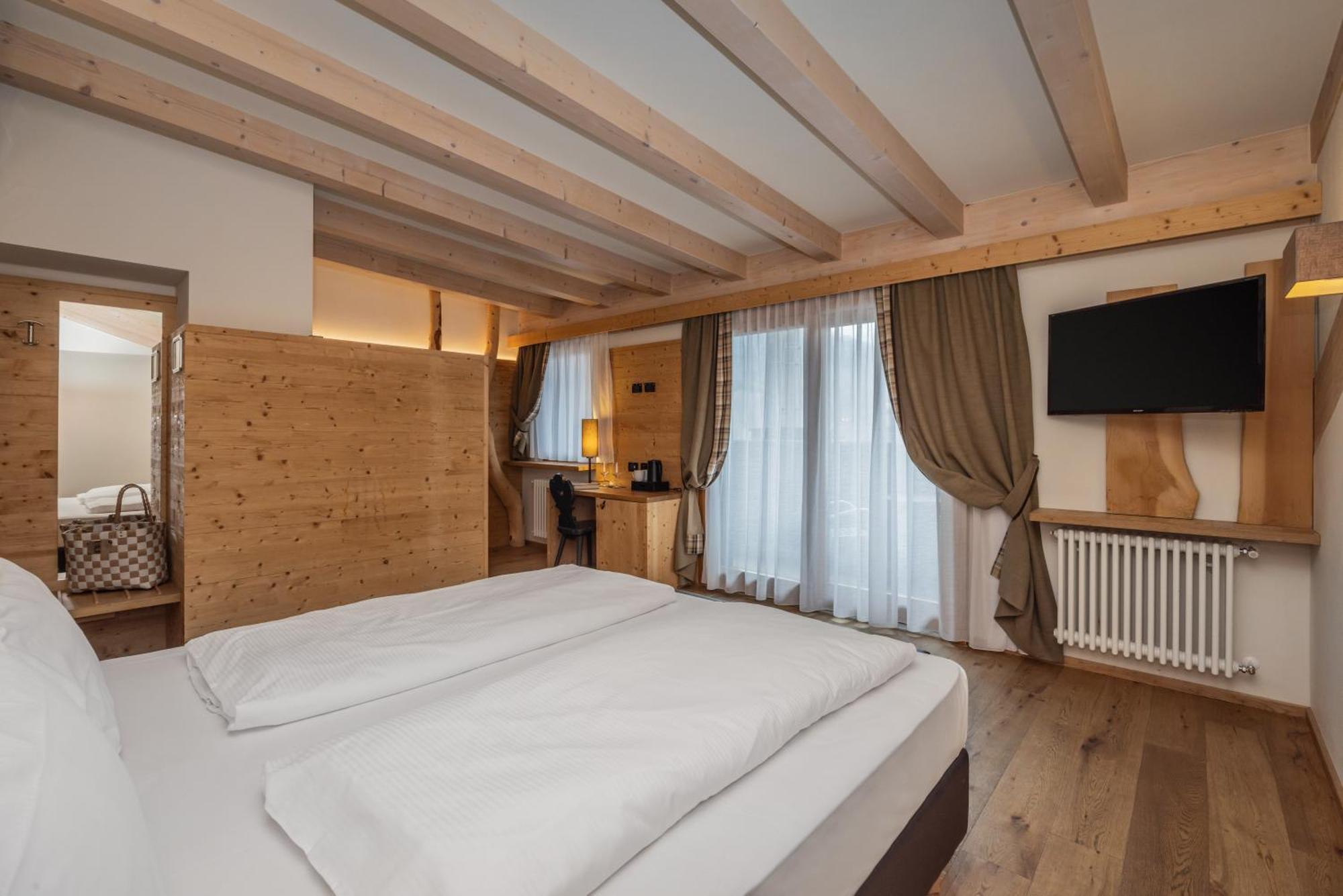 Hotel Ravelli Luxury Spa Mezzana  Exterior foto