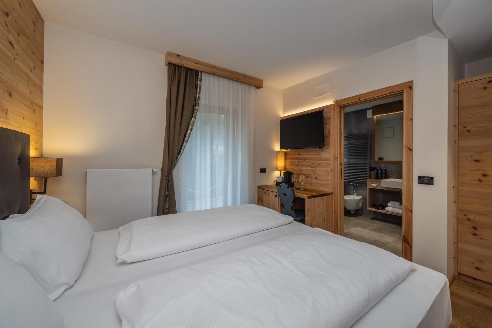 Hotel Ravelli Luxury Spa Mezzana  Exterior foto