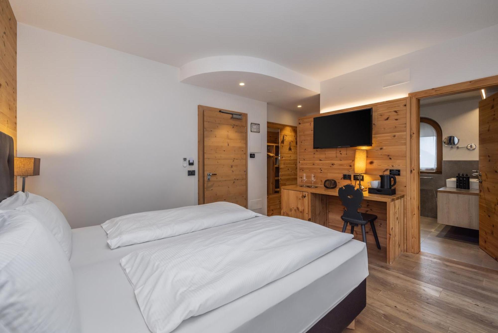 Hotel Ravelli Luxury Spa Mezzana  Exterior foto