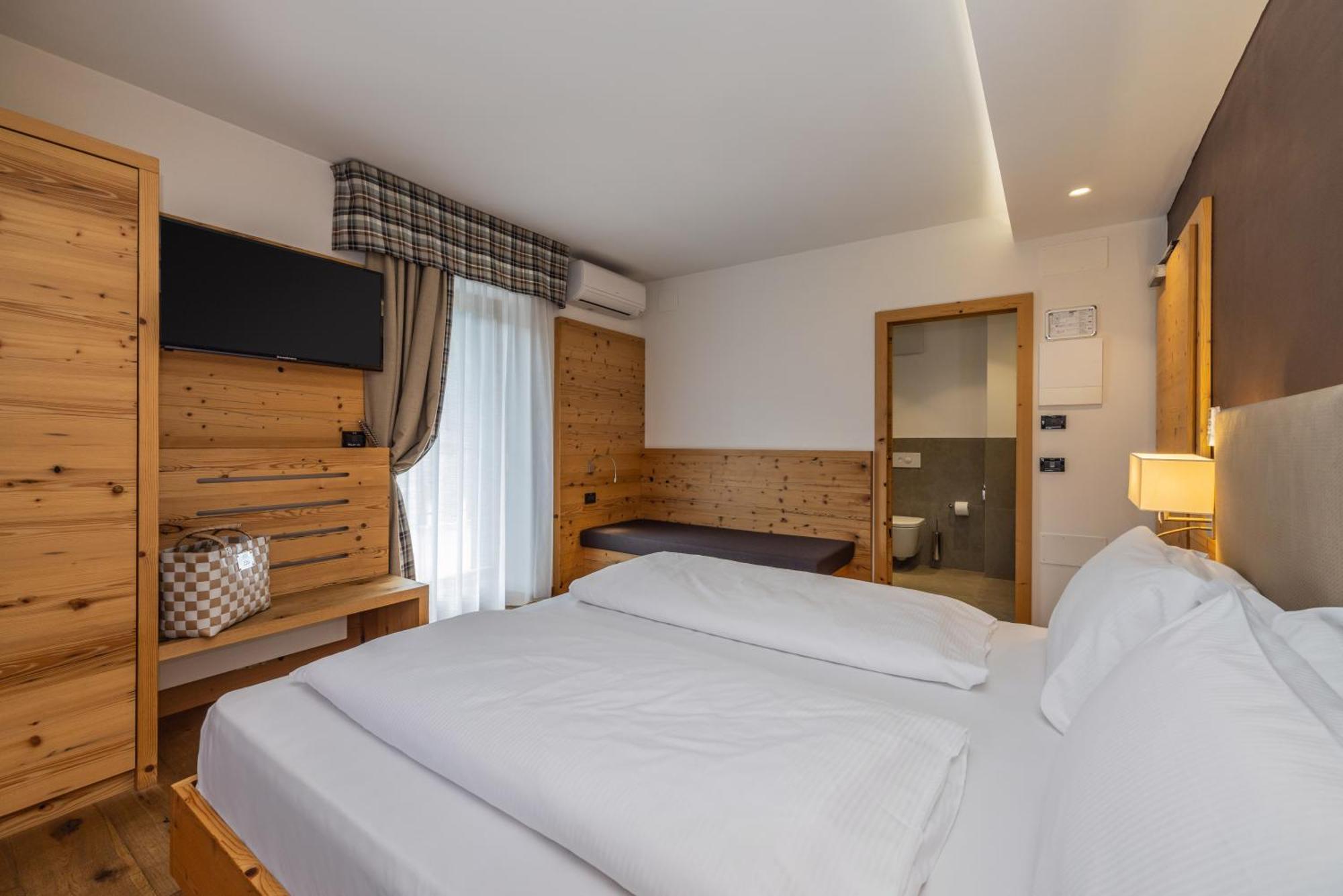 Hotel Ravelli Luxury Spa Mezzana  Exterior foto